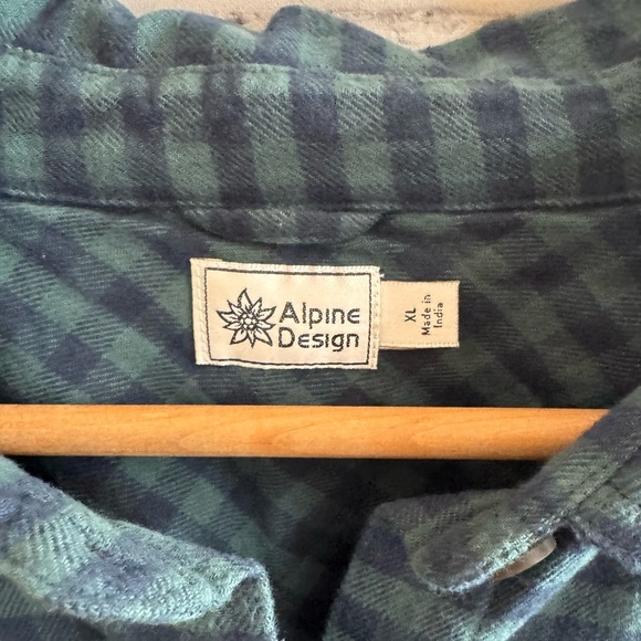 NWT! Women’s Alpine Design navy/green plaid button down flannel shirt, XL - Picture 2 of 4